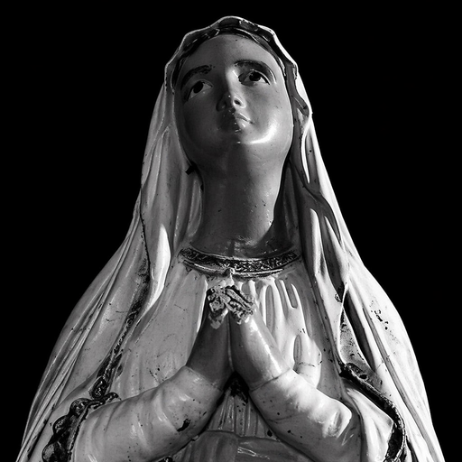 Pray The Rosary: Broken Mary app icon